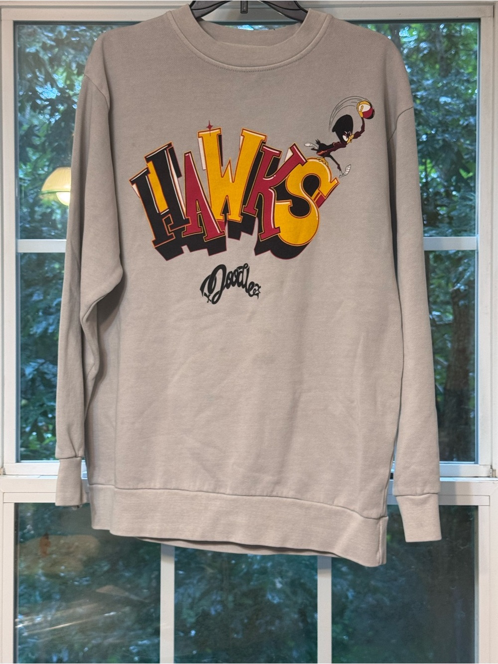 Atlanta Hawks Stadium Essentials Sweatshirt Small Roadie NBA Mascot-0139